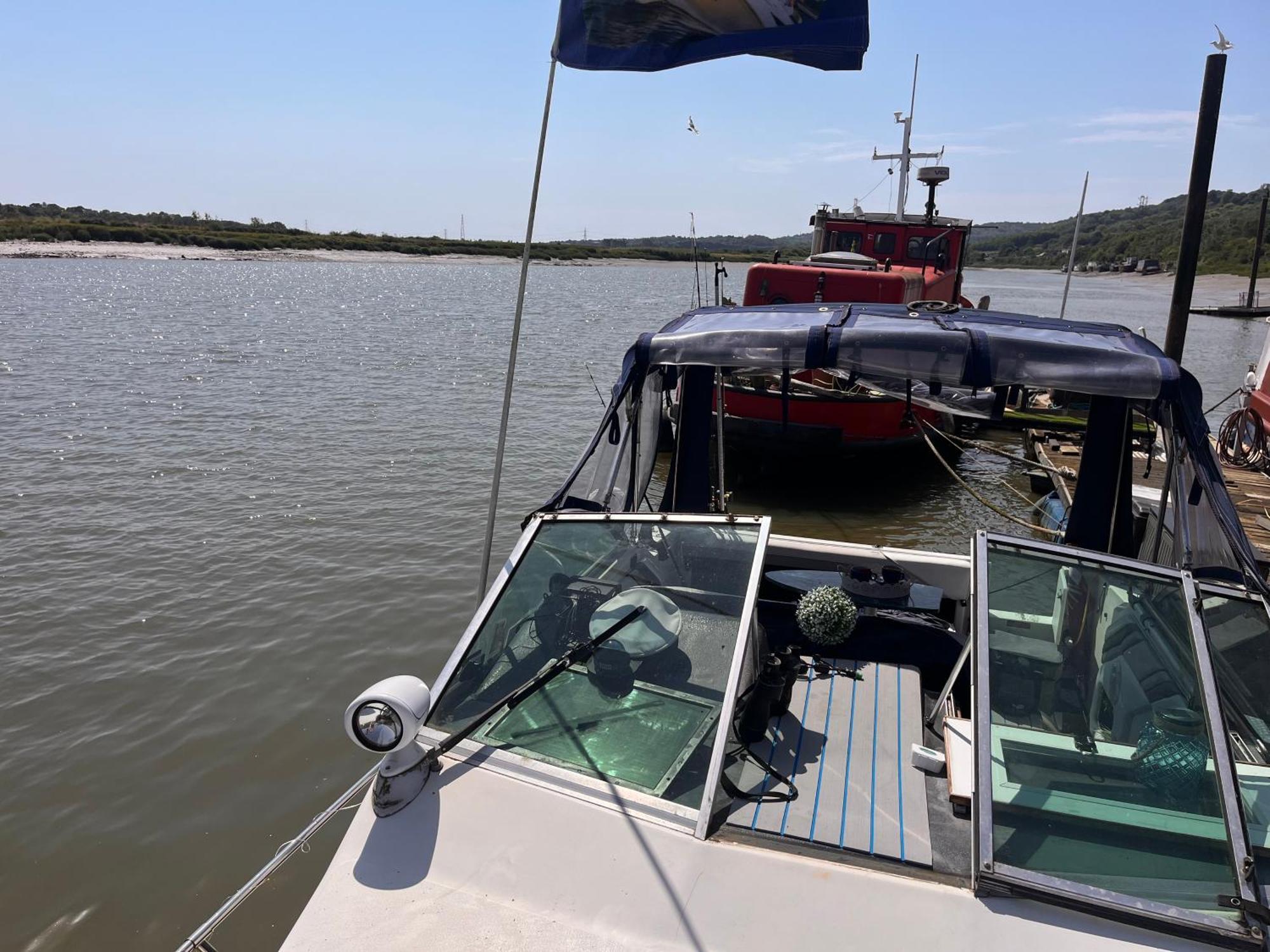 Floatsyerboat Botel